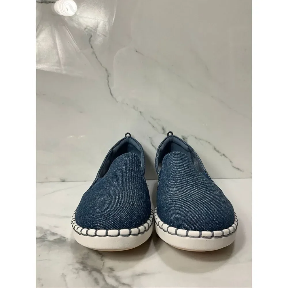 CLARKS Cloud Steppers Slip On Sneakers